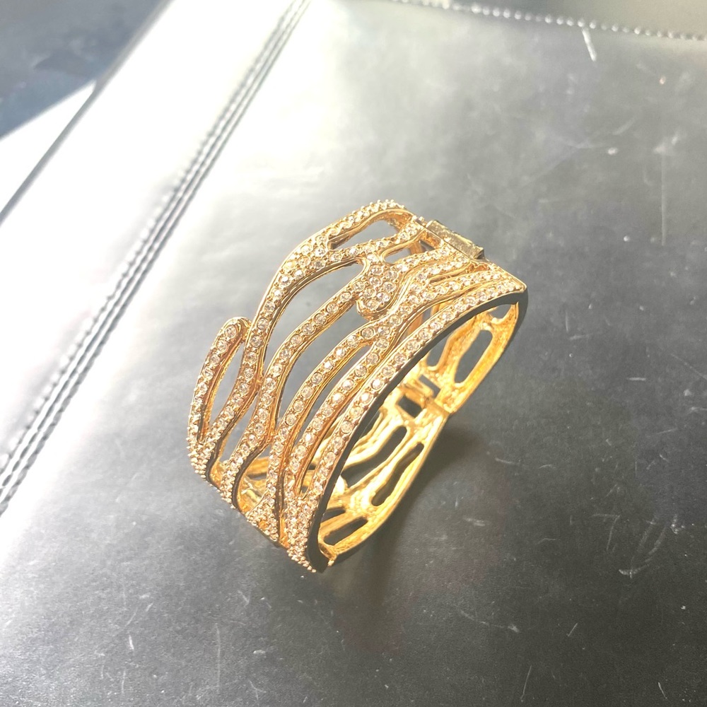 Gold Cuff with Sparkly Diamonds